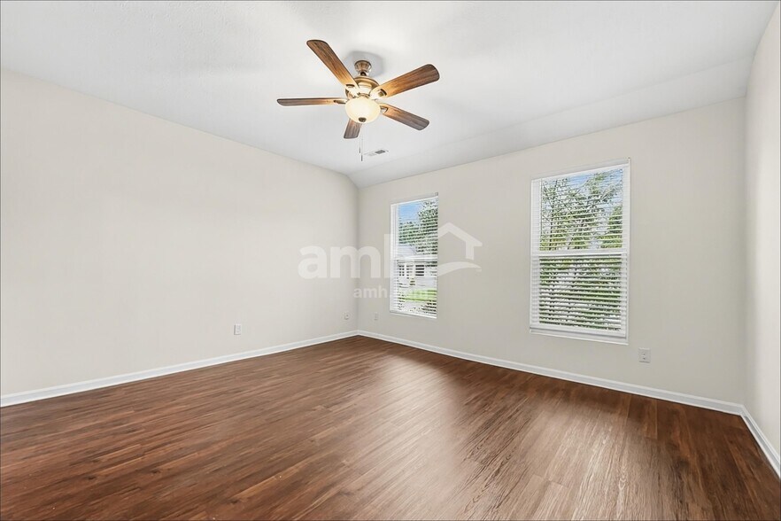 Building Photo - 4206 N Gensen Loop