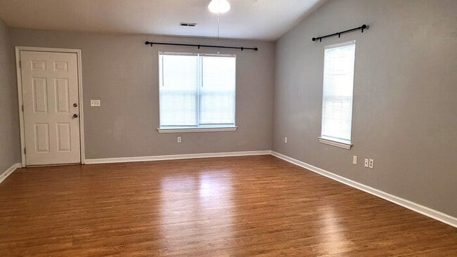 Building Photo - Available Now: Three Bedroom House in Tayl...