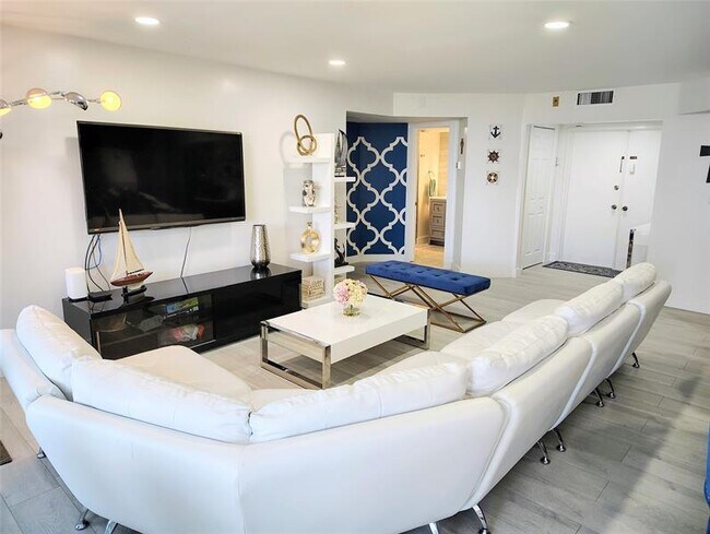 Building Photo - 1340 S Ocean Blvd