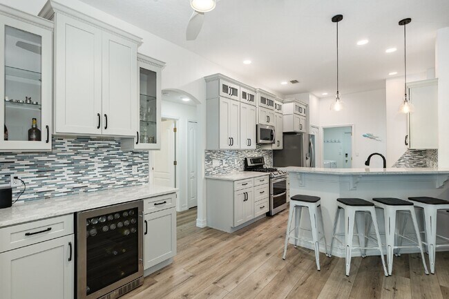 Building Photo - For Rent: Stunning Home in Tranquil Greystone Subdivision.