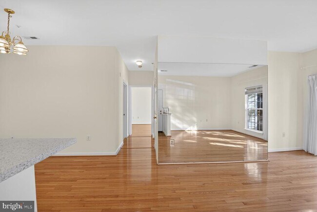 Building Photo - 4142 Fountainside Ln