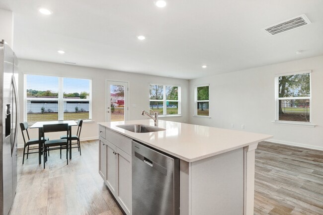 Building Photo - 156 Seymour Vlg Dr