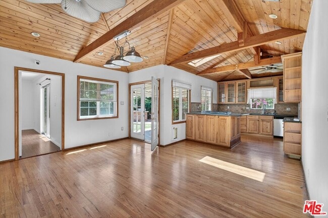 Building Photo - 626 Jamestown Rd