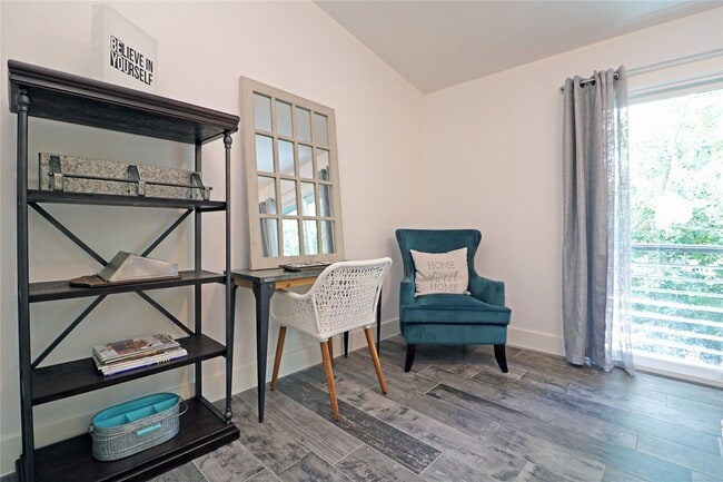 Building Photo - 2310 McDuffie St