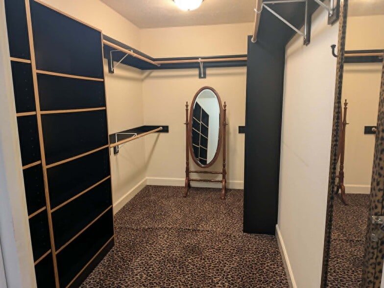 Building Photo - 3445 NE 49th Ct