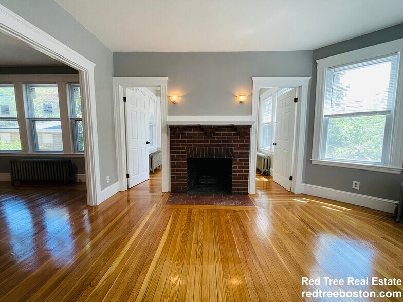 Building Photo - 187 Fellsway W