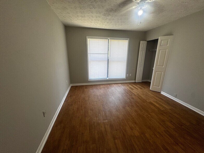 Building Photo - Room in Townhome on Governors Dr