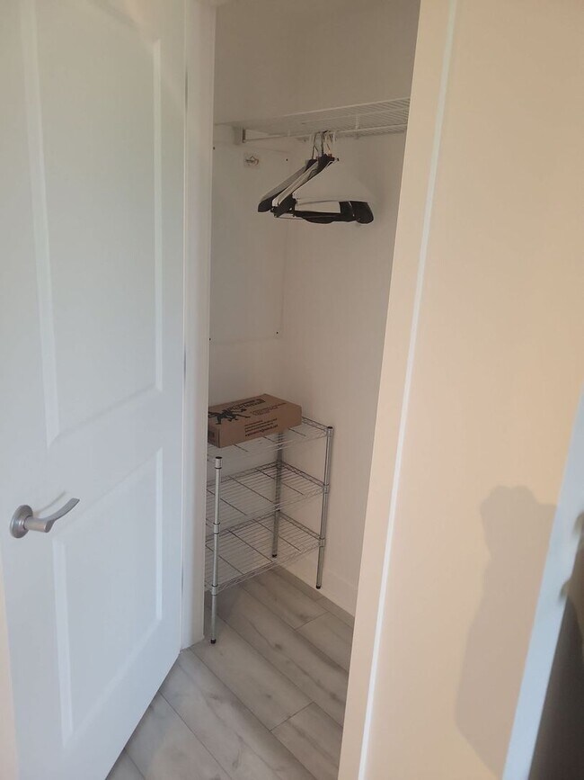 Building Photo - Stunning studio in Lake Las Vegas