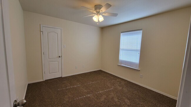 Building Photo - Spacious 4/2/2 - Cooper School District