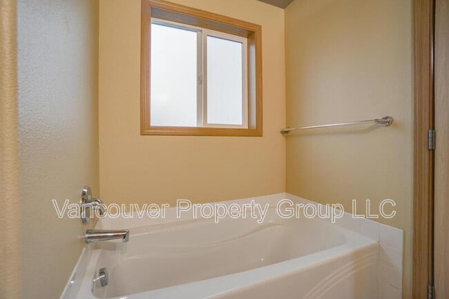 Building Photo - 2420 NE 165th Ave