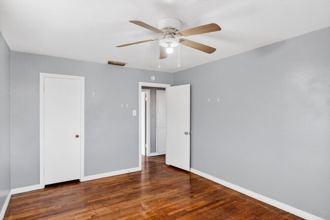 Building Photo - 2011 W 16th St