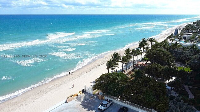 Building Photo - 2751 S Ocean Dr