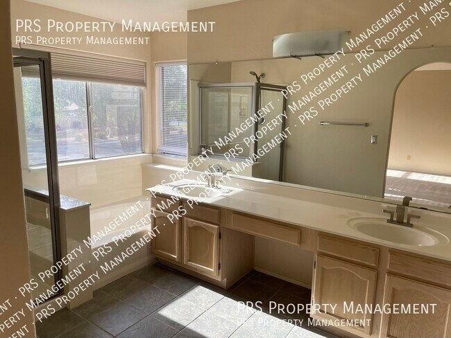 Building Photo - 925 S Scallop Dr