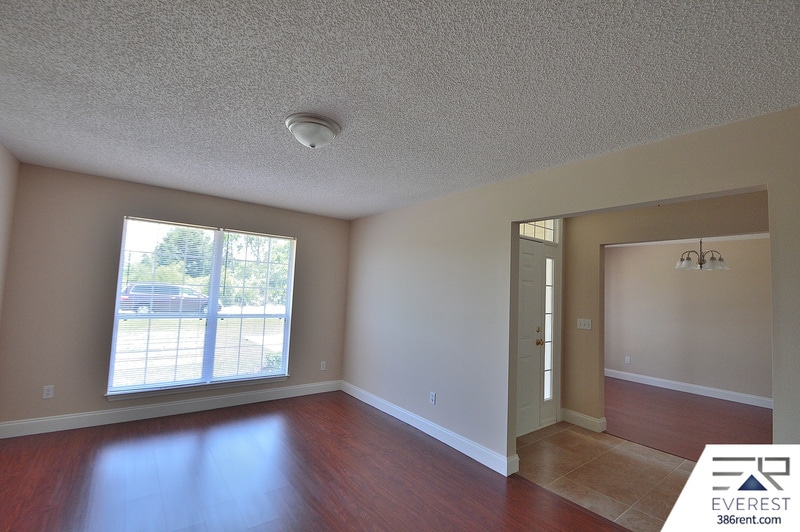 Building Photo - 30 Lancelot Dr
