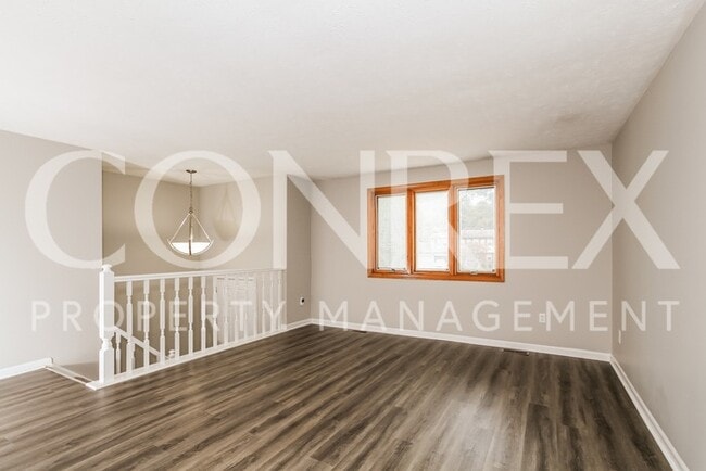 Building Photo - Bi Level home in Cul-de-sac!