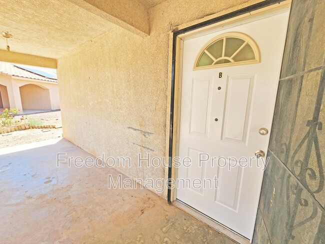 Building Photo - 411 Erin St
