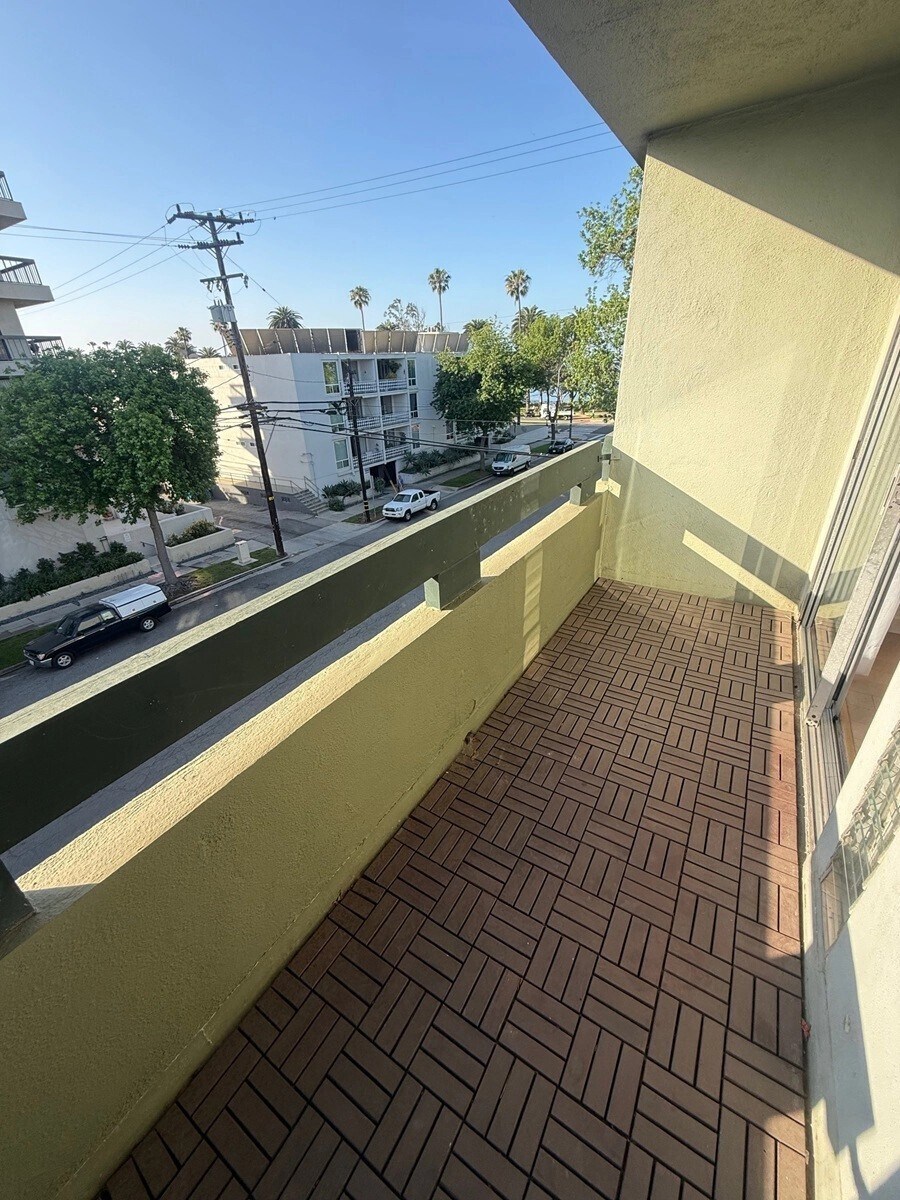 Building Photo - 850 2nd St