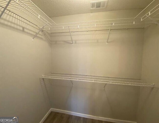 Building Photo - 230 Stirling Bridge Dr