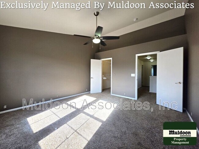 Building Photo - 6017 Ensemble Heights