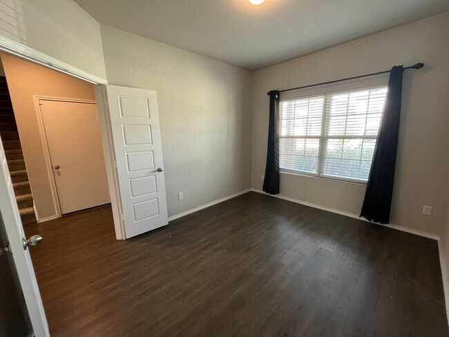 Building Photo - 7923 Navarro Mls