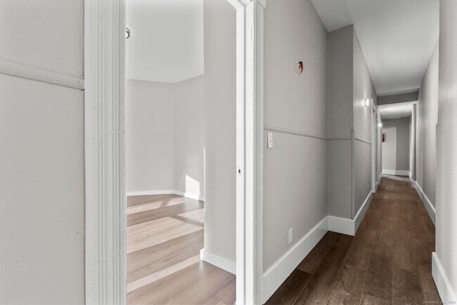 Building Photo - 394 Gregory St