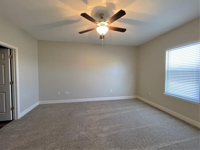 Building Photo - 505 Arbor Lake Dr