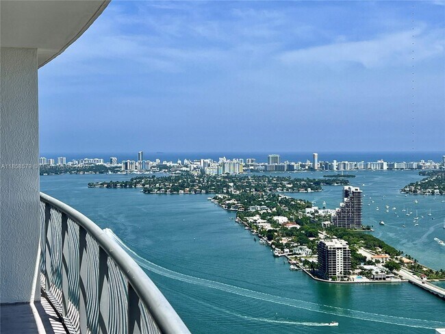 Primary Photo - 1750 N Bayshore Dr