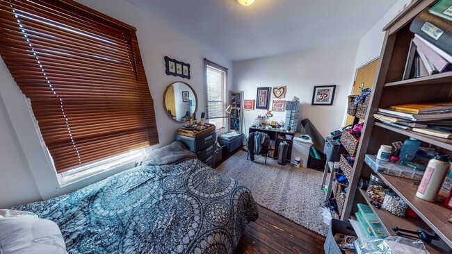 Building Photo - East Rock 3BR/2BA Penthouse | Private Sky Terrace | Vaulted Ceilings | Walk to Yale SOM