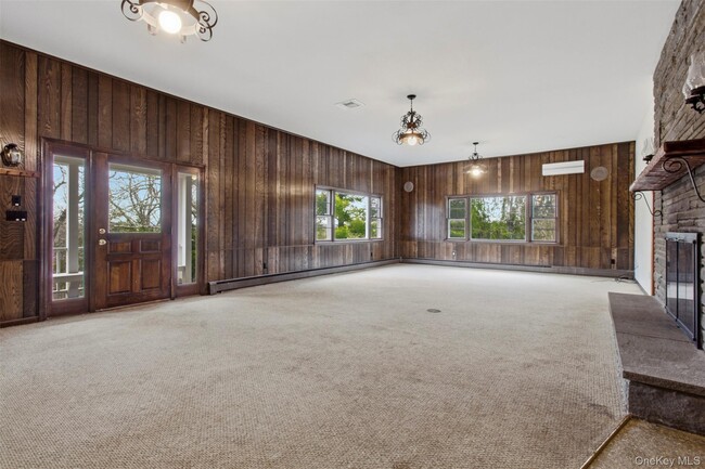 Building Photo - 27 Allapartus Cir