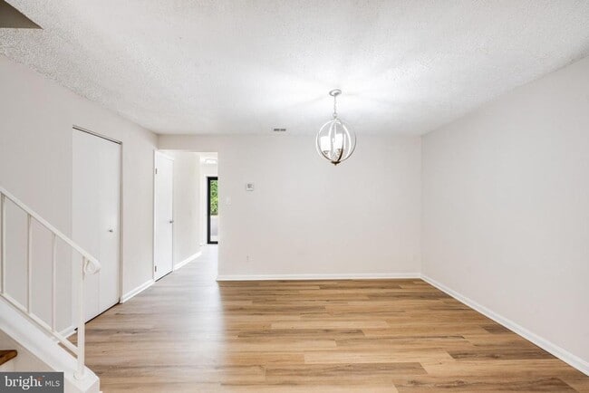 Building Photo - 5605 Independence Cir