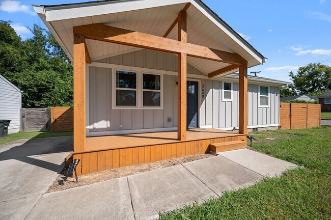 Building Photo - 2600 Aspen Dr