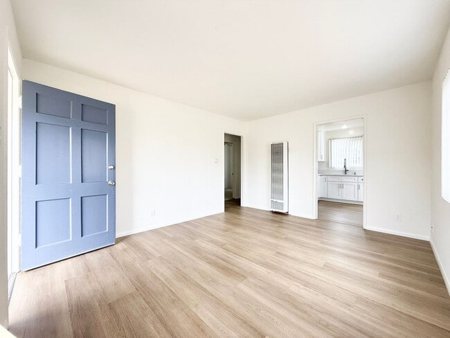 Primary Photo - Remodeled Duplex in South O!