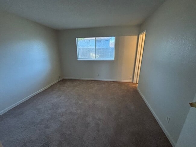 Building Photo - REDUCED!!!!