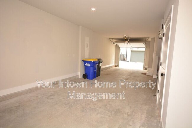 Building Photo - 1264 Zucchini Cir SE