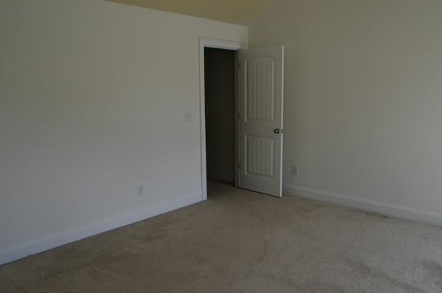 Building Photo - 15 Creekwater Dr