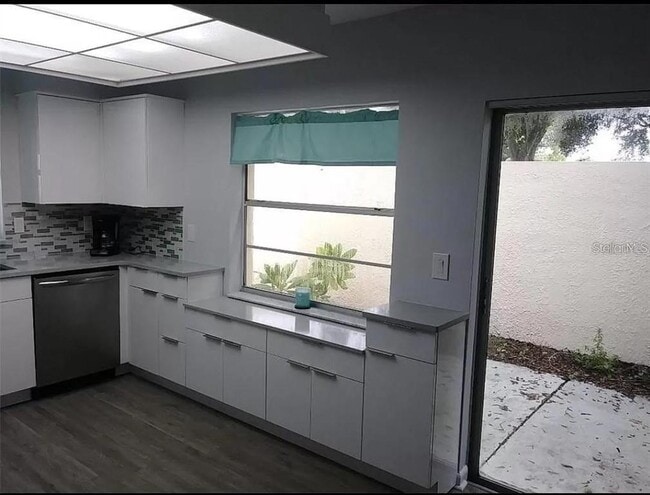 Building Photo - 2704 Foxfire Ct