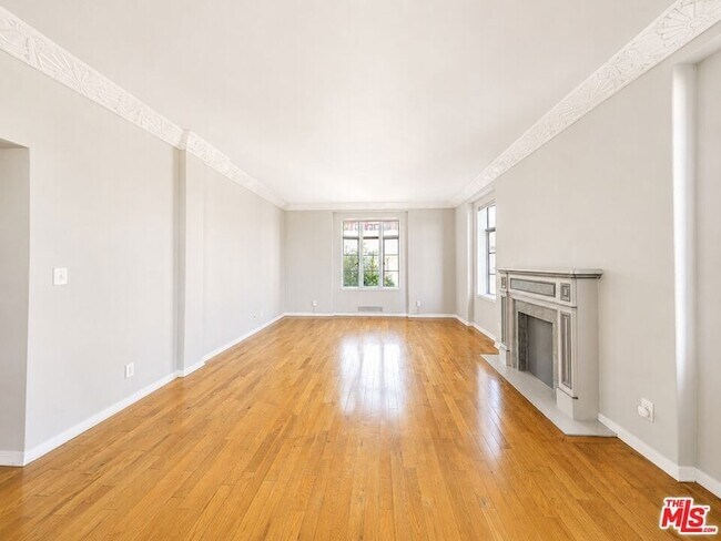 Building Photo - 1314 Hayworth Ave