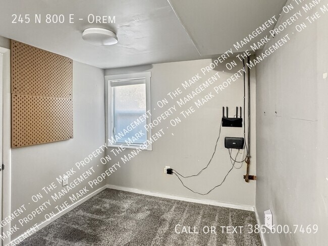 Building Photo - 245 N 800 E