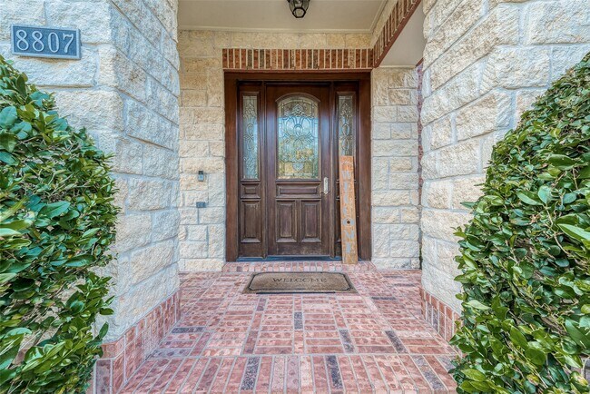 Building Photo - 8807 Stones Throw Ln