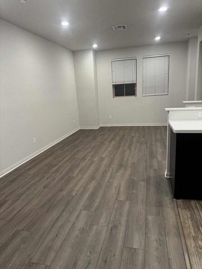 Kitchen / Dining - 14121 W Oak Ln