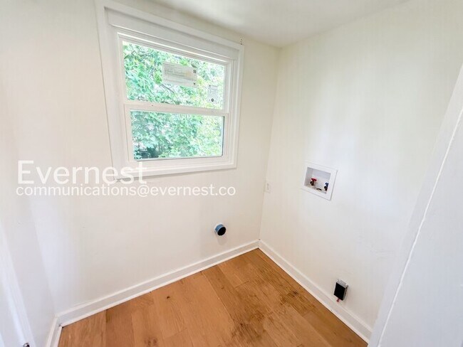 Building Photo - 4729 Avenue N