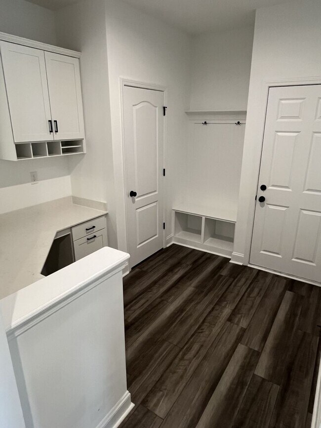 Building Photo - COMING SOON! Spacious 5 Bed home in Stallings