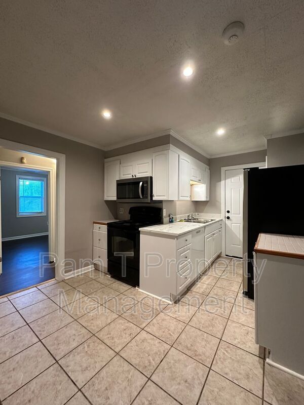 Building Photo - 7804 Clyo Cir