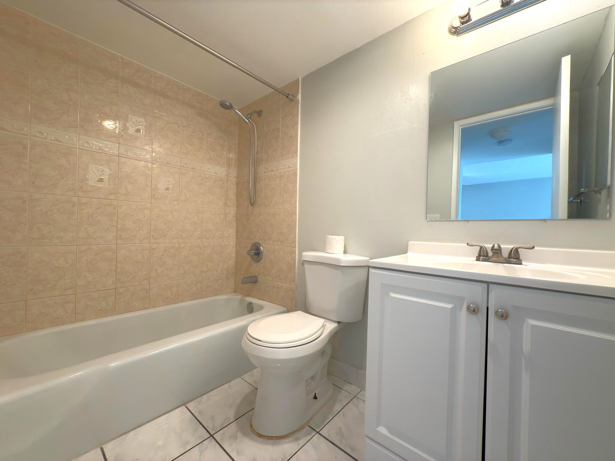 2nd Bathroom - 805 W Oakland Park Blvd