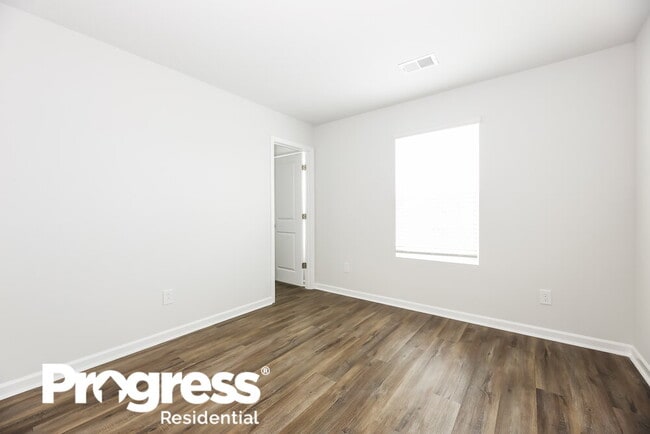 Building Photo - 442 Pollyanna Dr