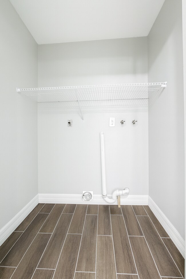 Building Photo - 5476/5478 Ave C