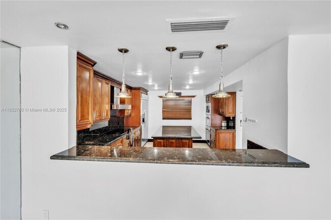 Building Photo - 4000 NE 168th St