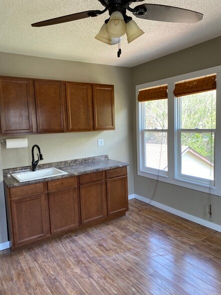 Primary Photo - 815 5th St SW