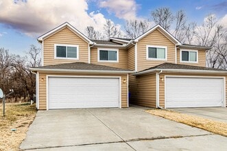 Building Photo - Please View 3D Virtual Walk-Through Before...