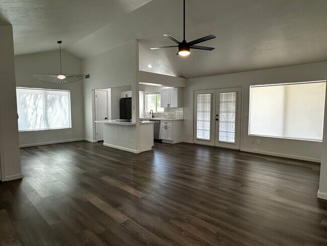 Building Photo - 4528 W Kristal Way